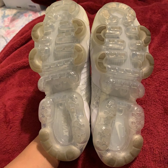 White VamporMax size 6 - Picture 4 of 6